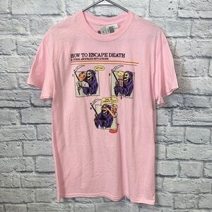 NWT Hot Topic "how to escape death" pink t-shirt size medium